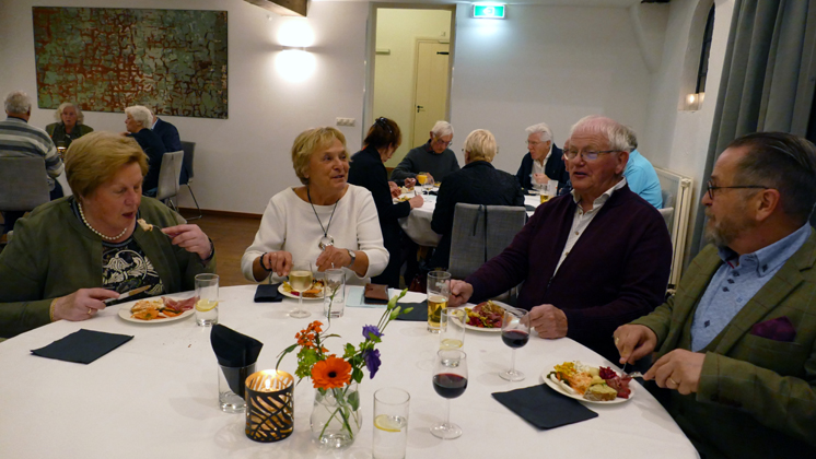 Feestmiddag 20-11-2021031.jpg